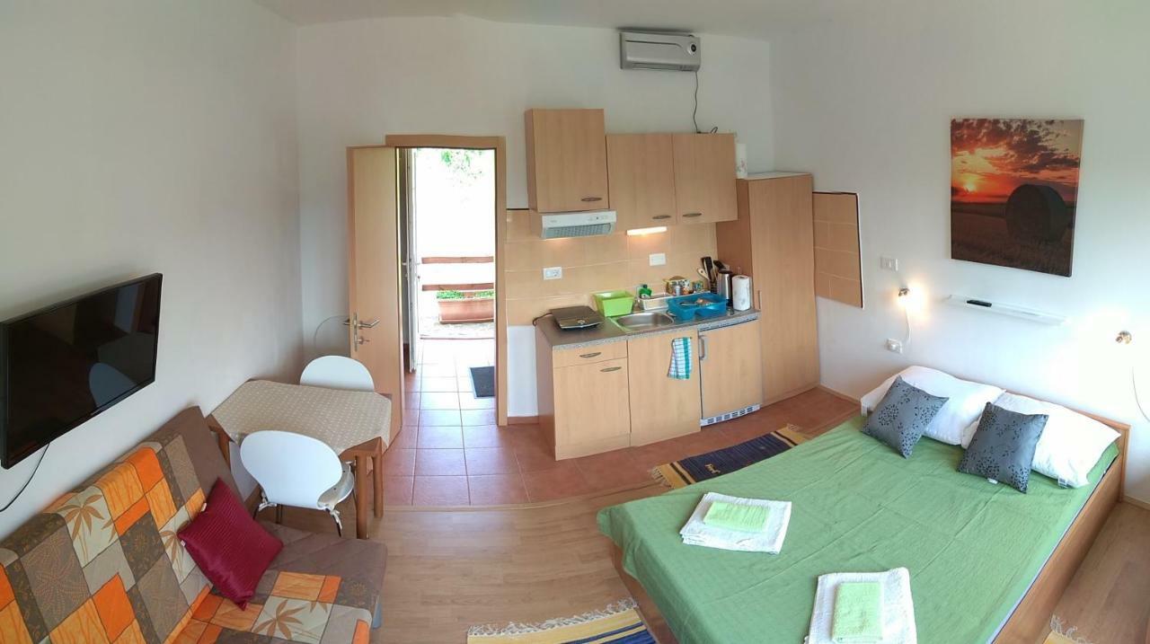 Apartmaji Suhorje Exterior photo